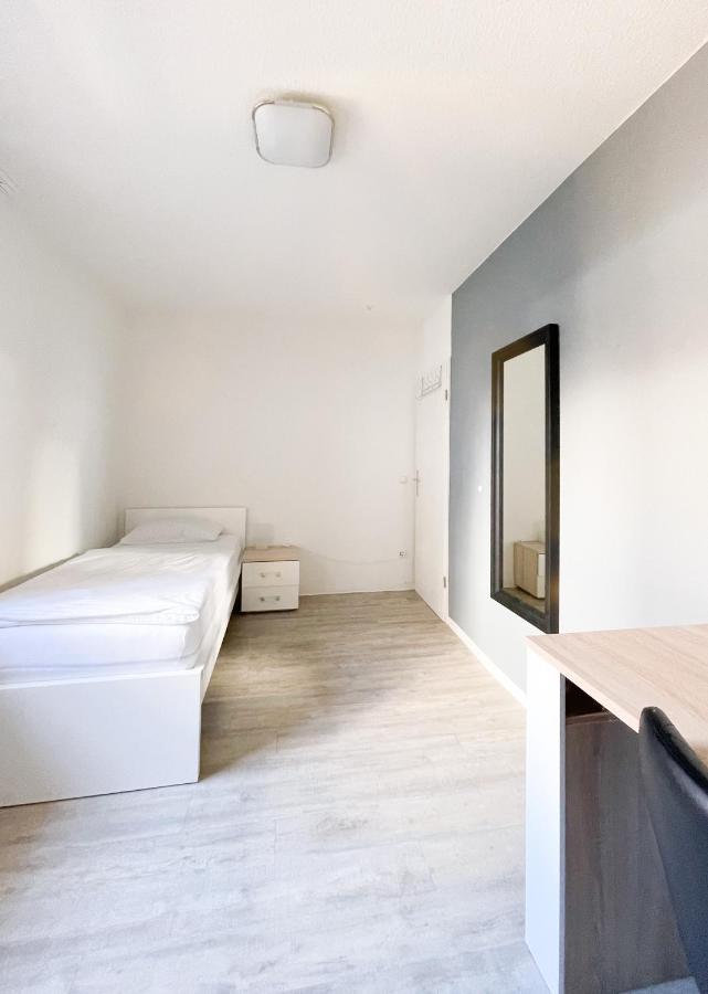 Traumhaftes Privatzimmer In Karlsruhe Ngoại thất bức ảnh