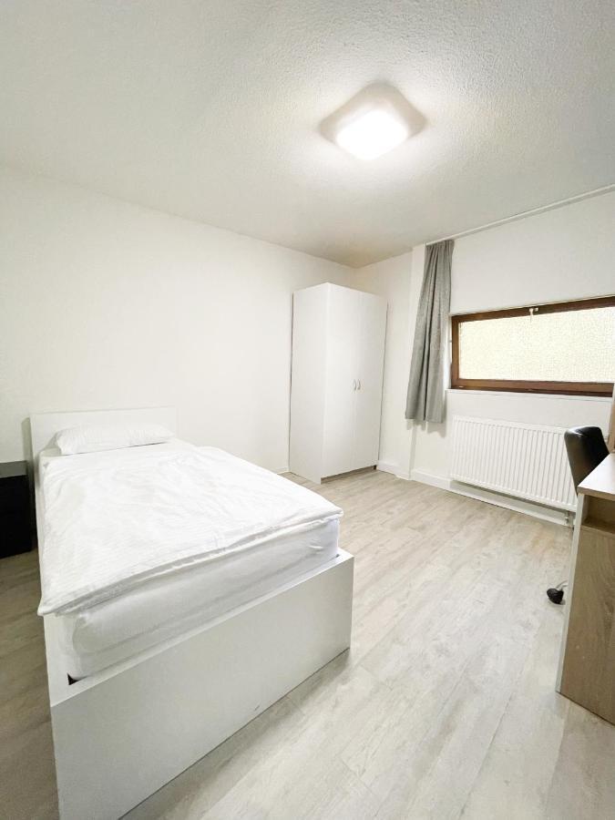 Traumhaftes Privatzimmer In Karlsruhe Ngoại thất bức ảnh
